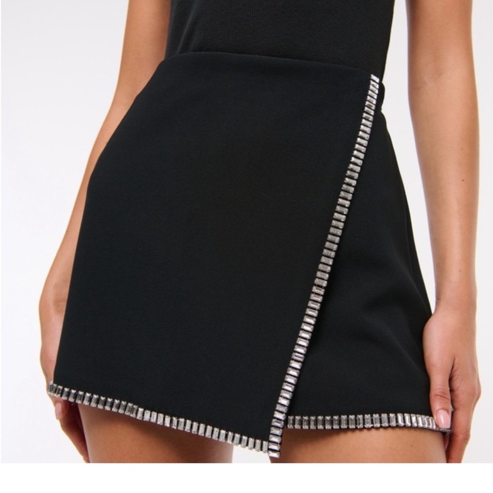 Abercrombie high rise wrap skort with rhinestone details
